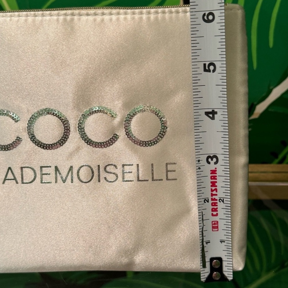 NWOT CHANEL COCO Chanel Sequined Mademoiselle Makeup/Cosmetic Pouch - Picture 7 of 11